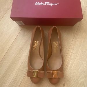 Salvadore Ferragamo Vara Bow Pump Shoes - Sella Calf